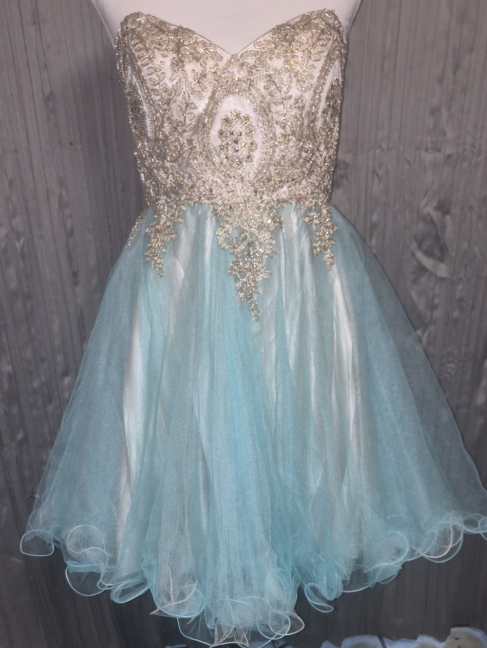 Womens Gold-Beaded Ivory Bodice with Light Blue Tulle Party Dress. Beautiful Sz8